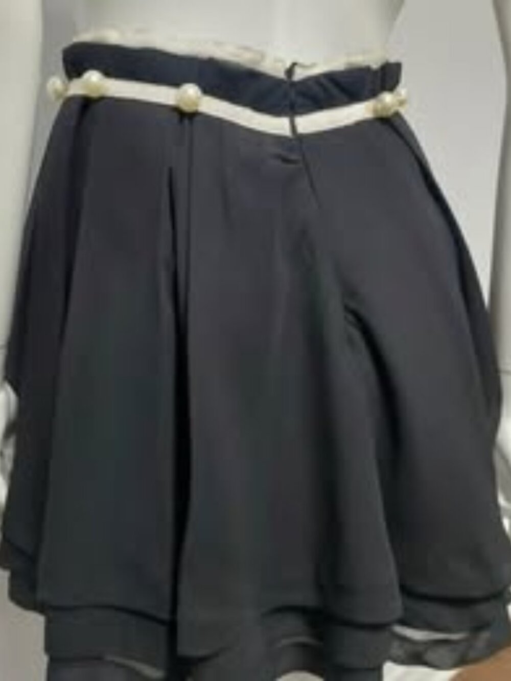 Twelve by Twelve Los Angeles Pearl Waist Chiffon Pleated Layered Mini Skirt EUC